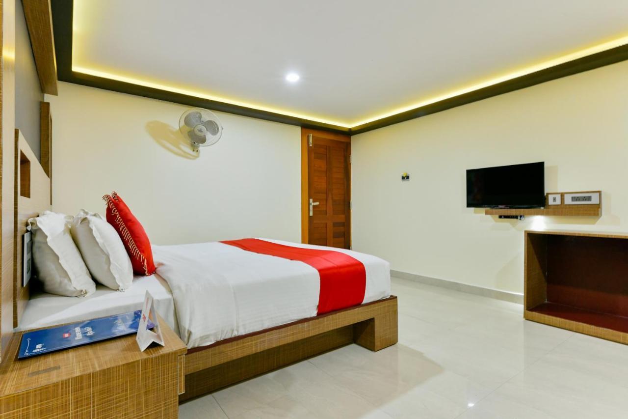 Oyo 1889 Hotel Aj Park Alappuzha Exterior foto